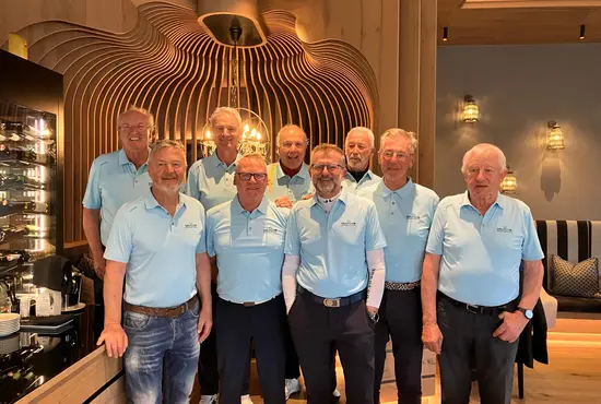 Die Mannschaft des GC Mieming vorne von links: Knoll Manfred, Tofern Kay, Hulka Gerald, Mom Hubert, Rettenbacher Günter hinten von links: Reich Peter, Mussak Hermann, Ruech Wolfgang, Gamsjäger Wilfried auf dem Fotot fehlen: Schöffthaler Gerhard, Redolfi Thomas, Hofmann Joe, Gamsjäger Stefan, Heiß Hansjörg